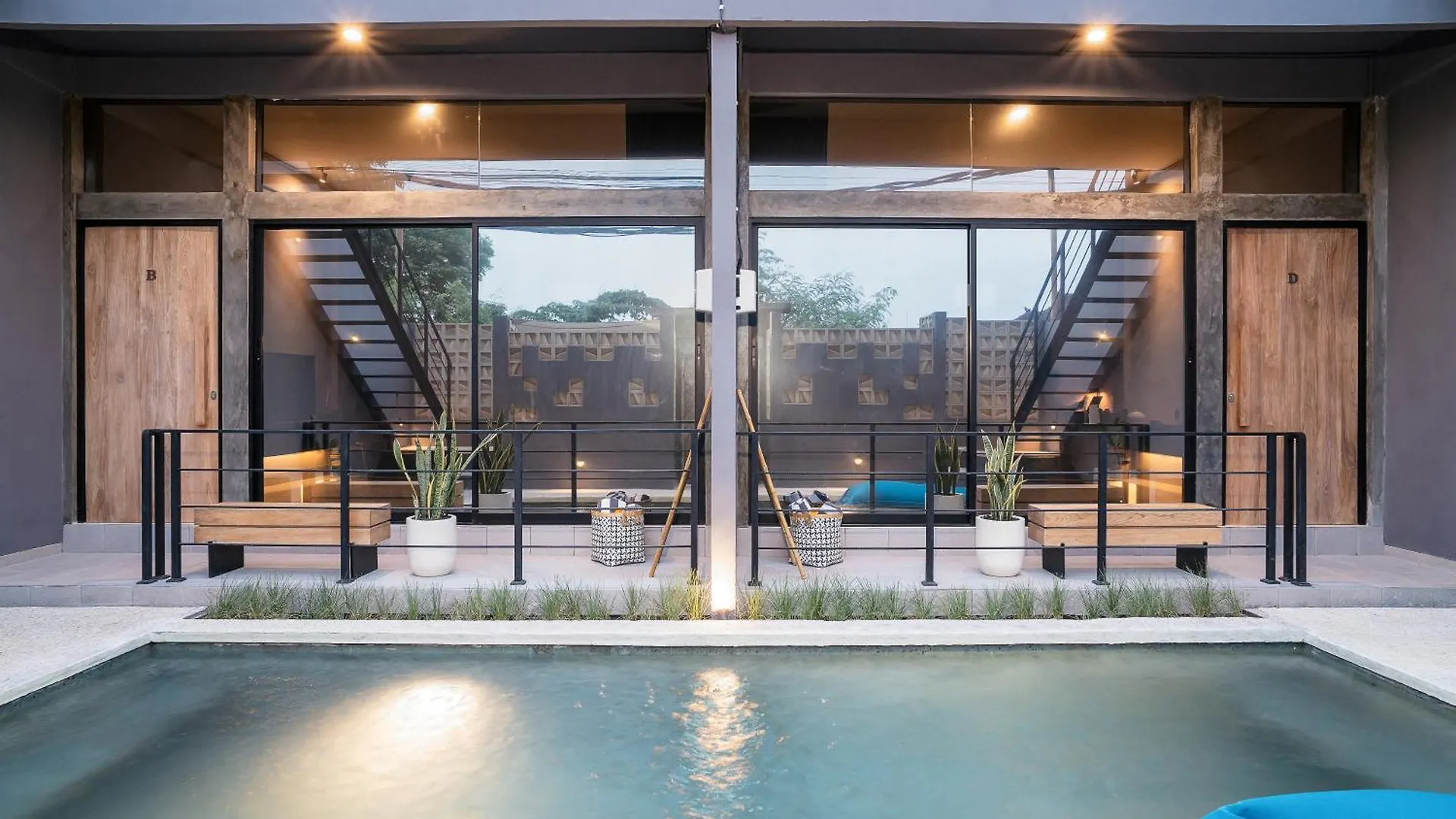 Penzion Alaya Homes C - Elegant Japandi Loft Suite In Seminyak Indonésie