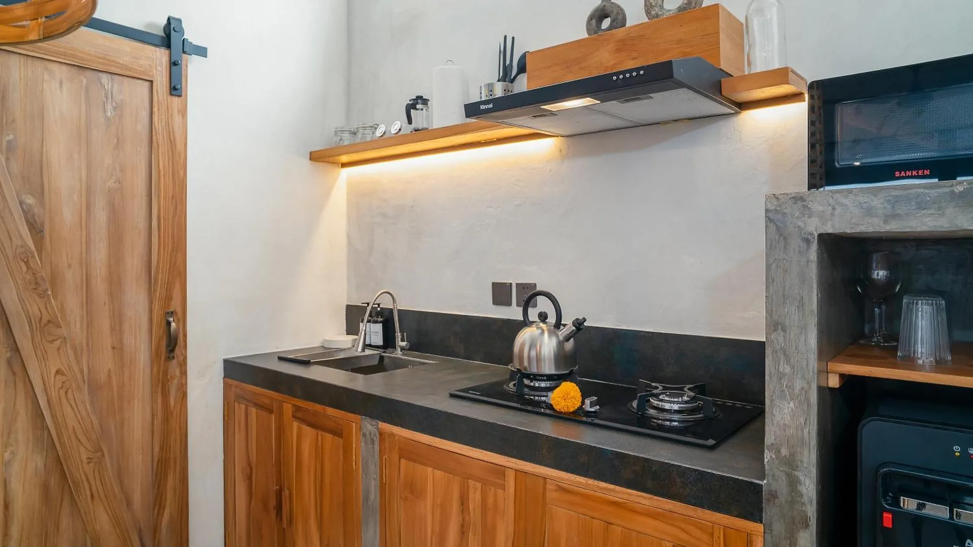 Penzion Alaya Homes C - Elegant Japandi Loft Suite In Seminyak