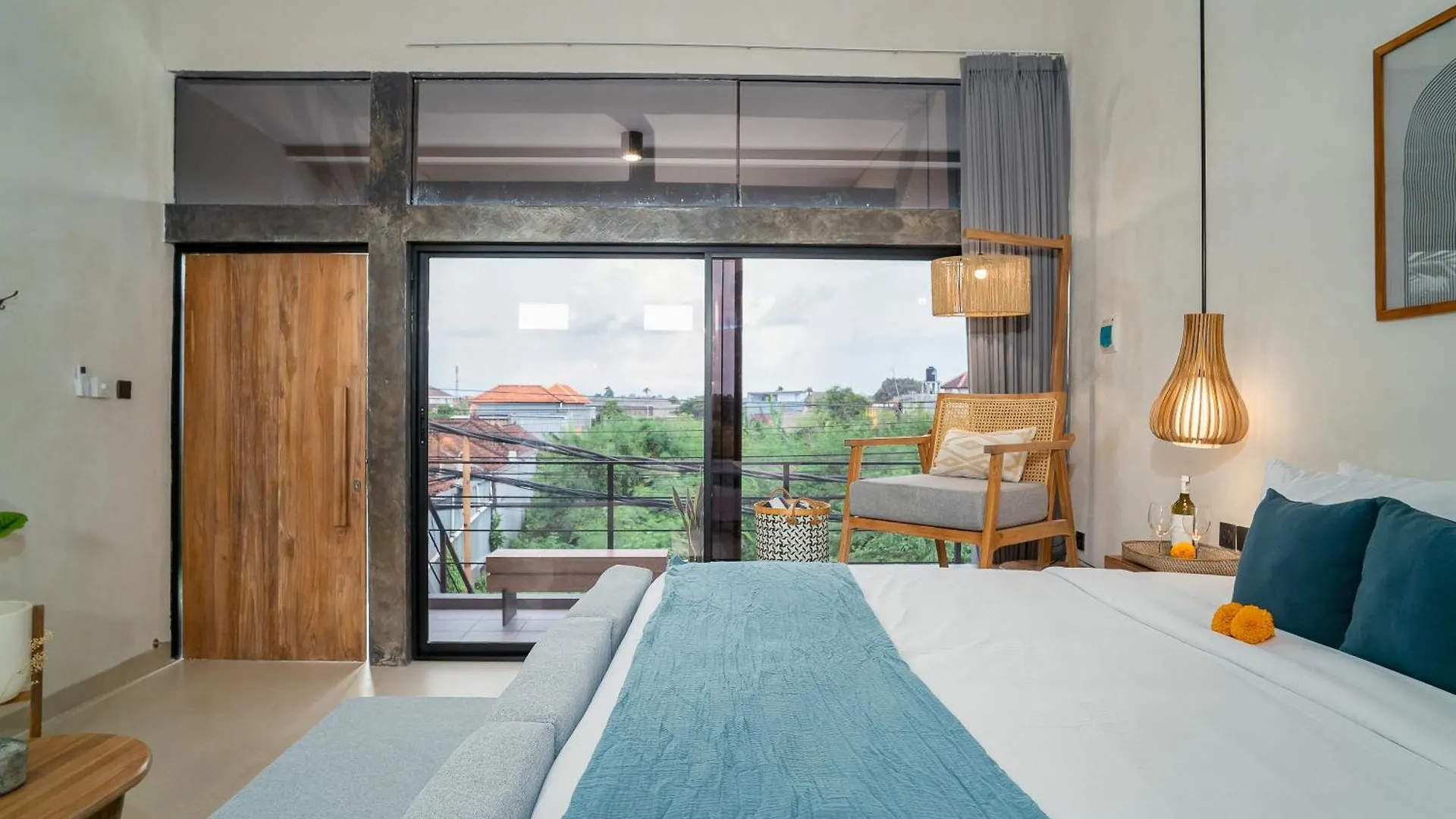 Penzion Alaya Homes C - Elegant Japandi Loft Suite In Seminyak Indonésie